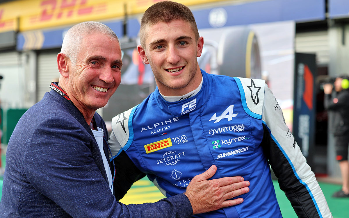 父ミック・ドゥーハンと息子ジャック・ドゥーハン、2022年FIA-F2選手権第1戦スパ・フランコルシャンのレース1にて