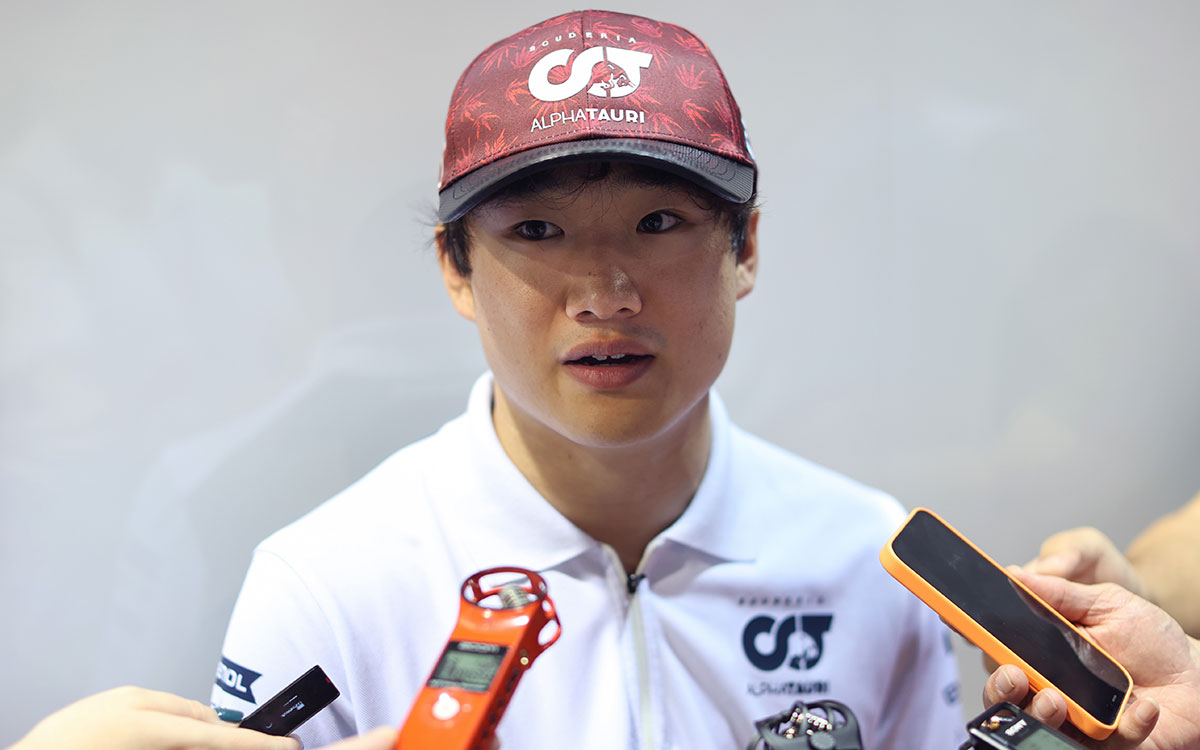 インタビューに応じる角田裕毅（アルファタウリ）、2022年9月30日F1シンガポールGP