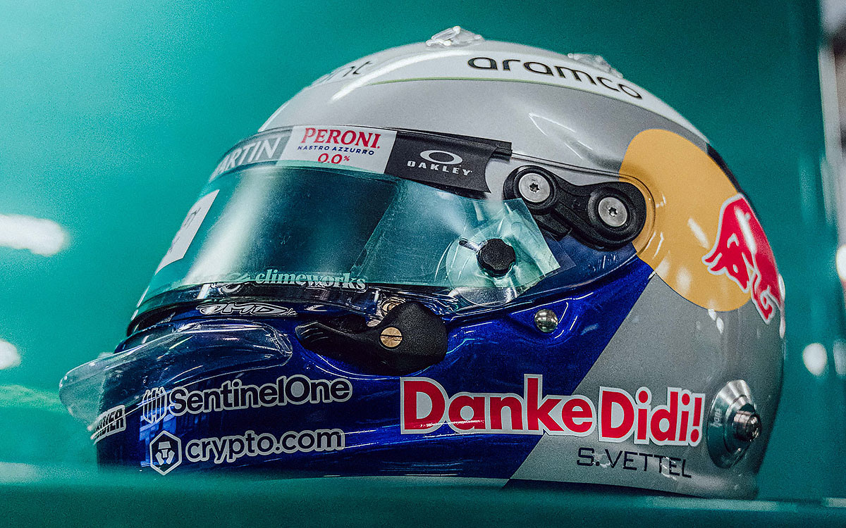 セバスチャン・ベッテル（アストンマーチン）が2022年F1メキシコGPで着用するディートリッヒ・マテシッツの追悼ヘルメット (3)
