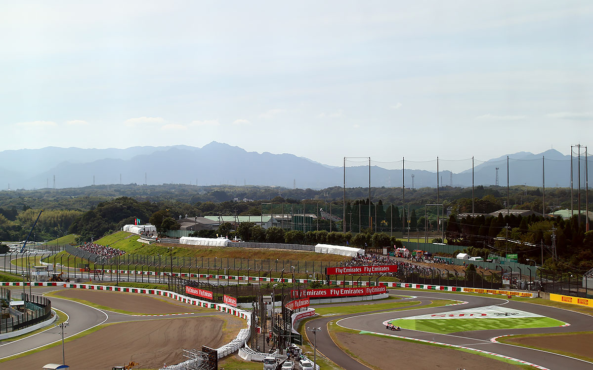 鈴鹿サーキットのダンロップコーナーと最終シケイン、2014年10月4日F1日本GP