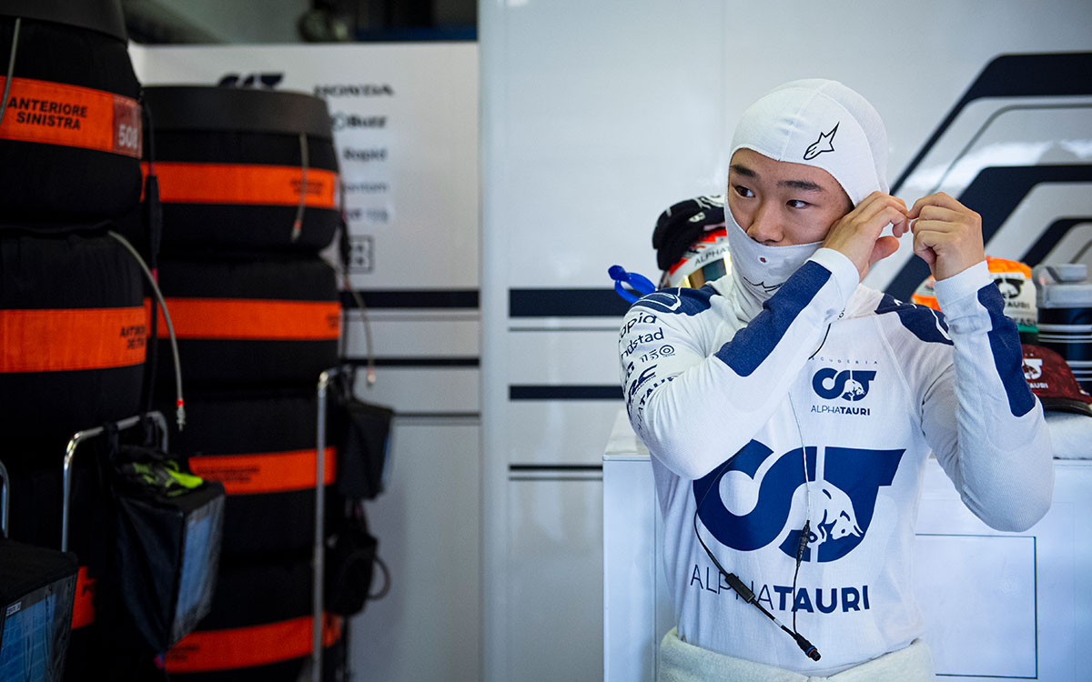 予選に向けて準備を進める角田裕毅（アルファタウリ）、2022年11月19日F1アブダビGP