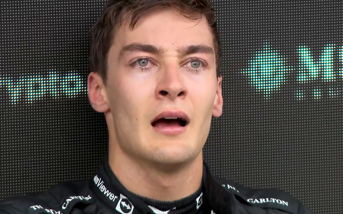 初優勝を経て目に涙を浮かべるジョージ・ラッセル（メルセデス）、2022年11月13日F1サンパウロGP決勝レース