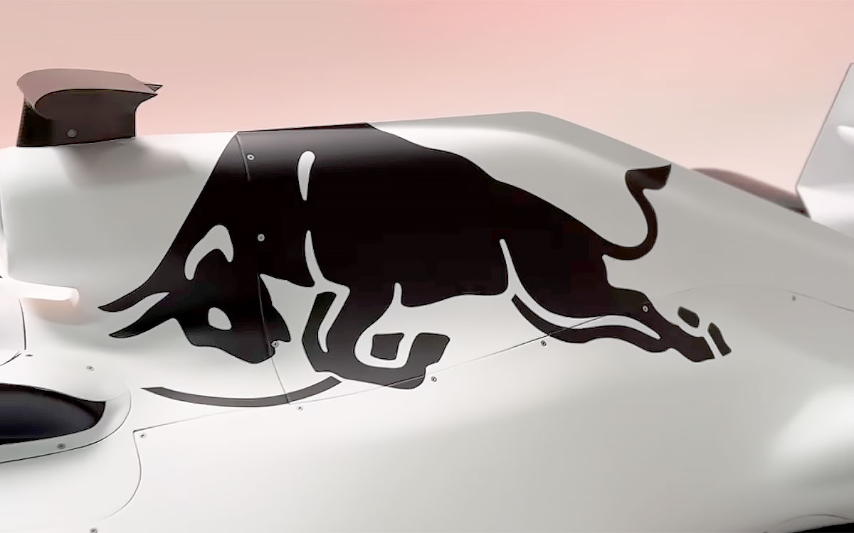 雄牛をモチーフにしたレッドブルのロゴのみが入れられたレッドブル・レーシングのF1マシン、2023年1月