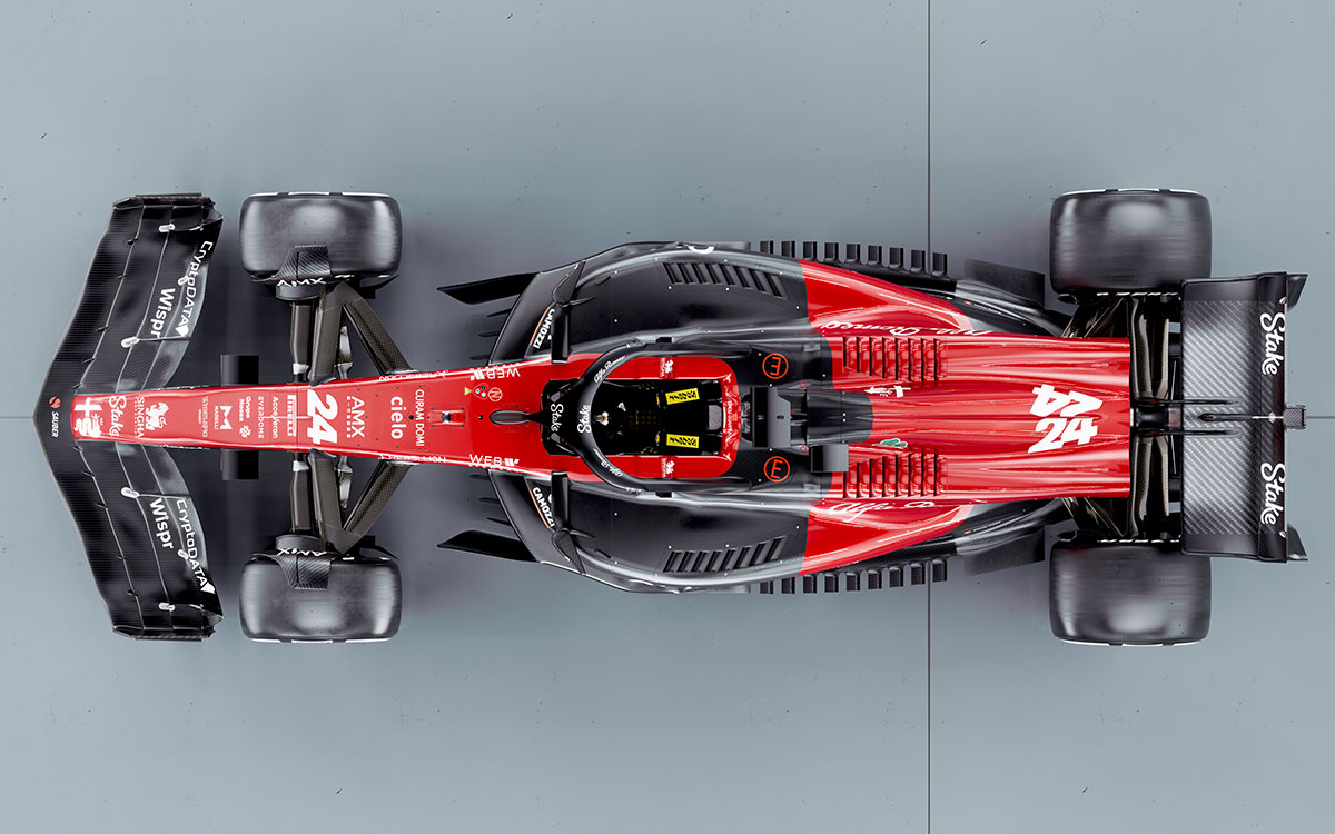 アルファロメオ（ザウバー）の2023年型F1マシン「C43」のショーカーの全景見下げ、2023年2月7日