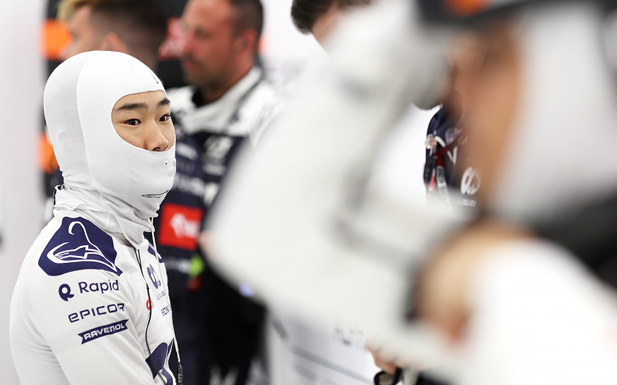 レースに向けて準備する角田裕毅（アルファタウリ）、2023年3月19日F1サウジアラビアGP