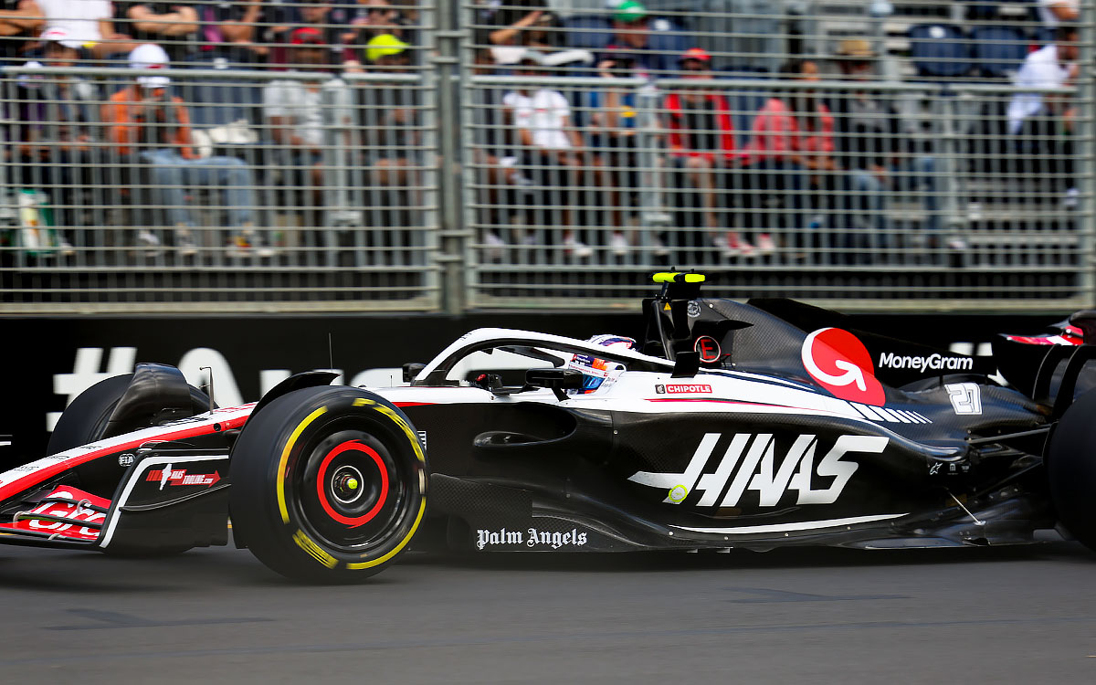 アルバート・パーク・サーキットを周回するニコ・ヒュルケンベルグ（ハース）、2023年3月30日F1オーストラリアGP