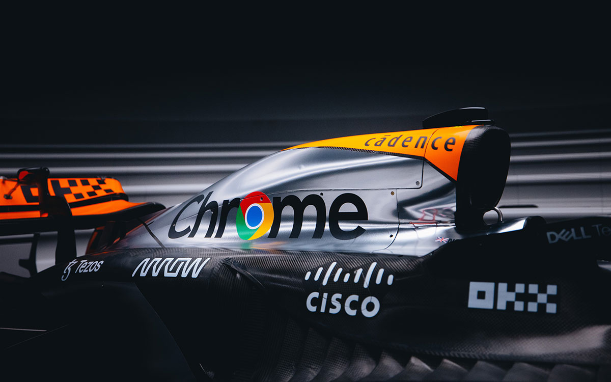 2023年F1イギリスGPで投入されるGoogle Chromeとのコラボで生まれたクロームカラーのマクラーレンMCL60 (1)