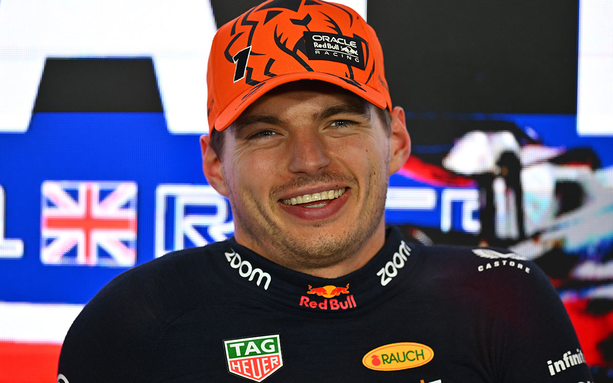 笑顔を見せるマックス・フェルスタッペン（レッドブル）、2023年7月9日F1イギリスGP決勝レース後の記者会見にて