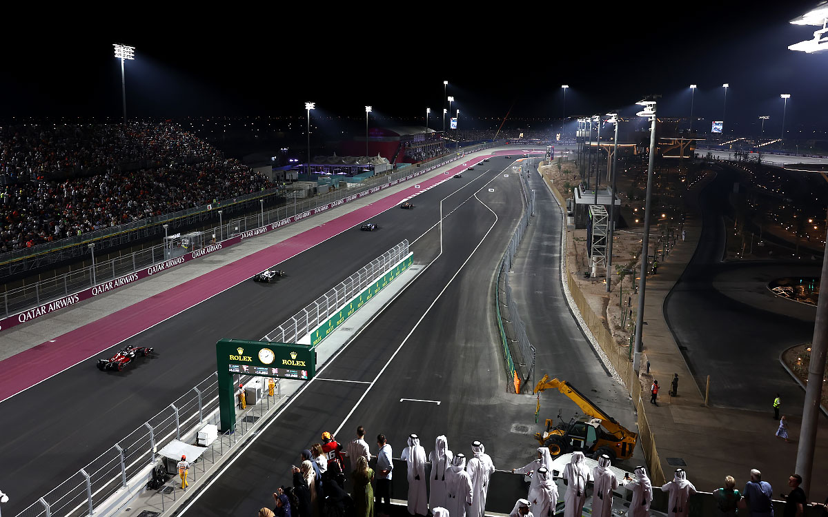 ロサイル・インターナショナル・サーキットのホームストレート、2023年10月8日F1カタールGP決勝レース
