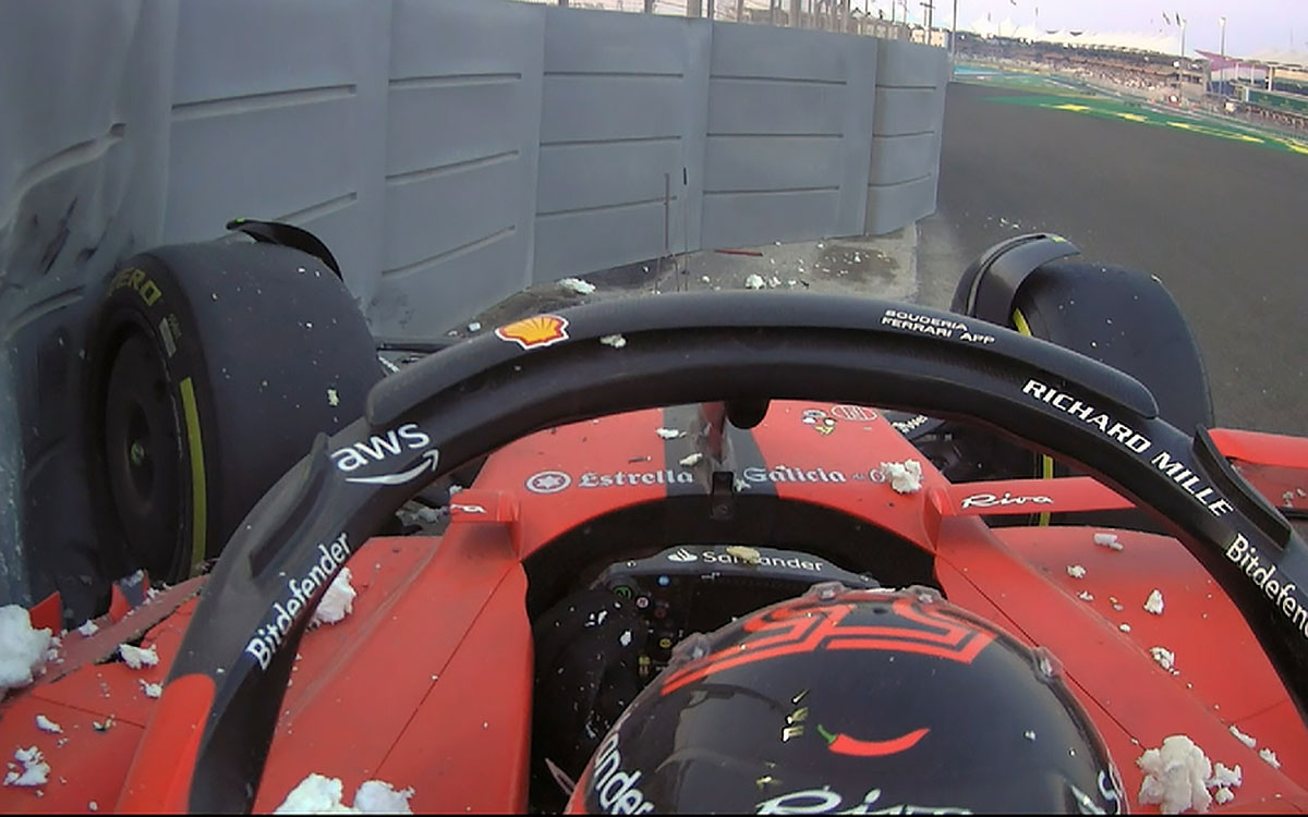 クラッシュを喫してバリアに衝突したカルロス・サインツ（フェラーリ）のオンボード映像、2023年11月24日F1アブダビGP FP2