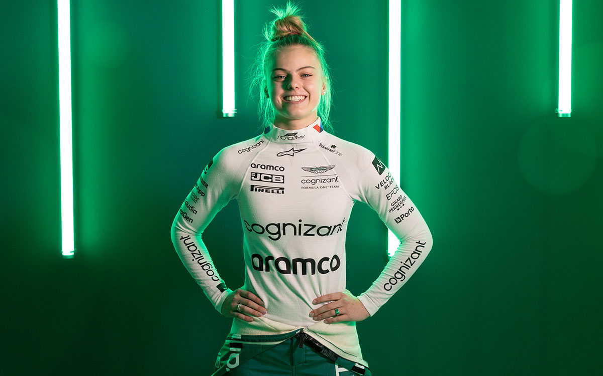 アストンマーチンの2024年F1アカデミー指名ドライバーに就任したティーナ・ハウスマン、2023年 (2)