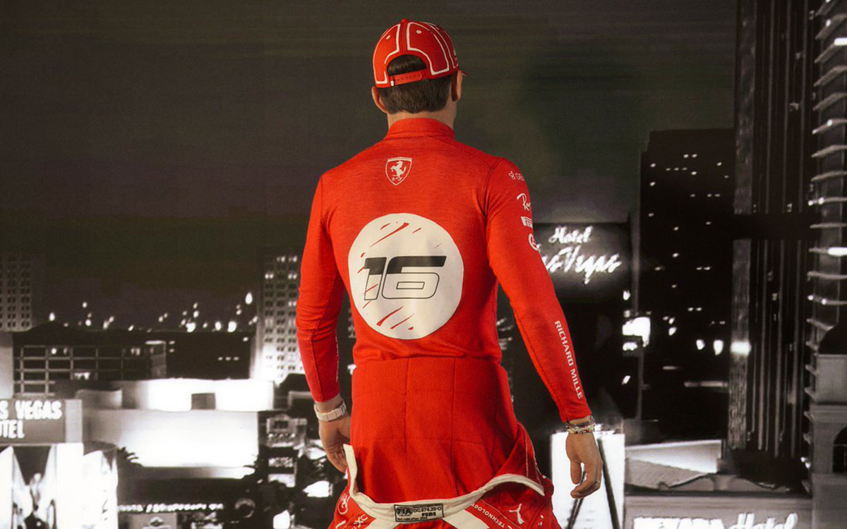 2023年F1ラスベガスGP仕様のスペシャル・レーシングスーツを着用するシャルル・ルクレール (1)