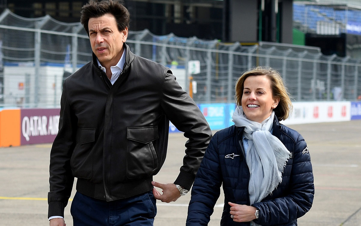メルセデスF1チーム代表を務めるトト・ウォルフと妻スージー・ウォルフ、2018年5月18日