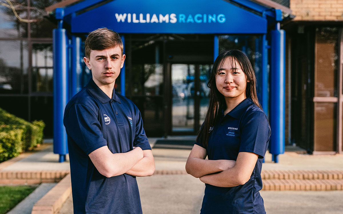 ウィリアムズ・レーシング・ドライバー・アカデミー加入が発表された松井沙麗とアレッサンドロ・ジュスティ、2023年1月