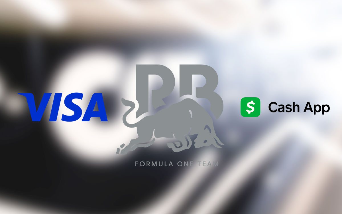 スクーデリア・アルファタウリのマシンとVisa Cash App RB F1チームのロゴ