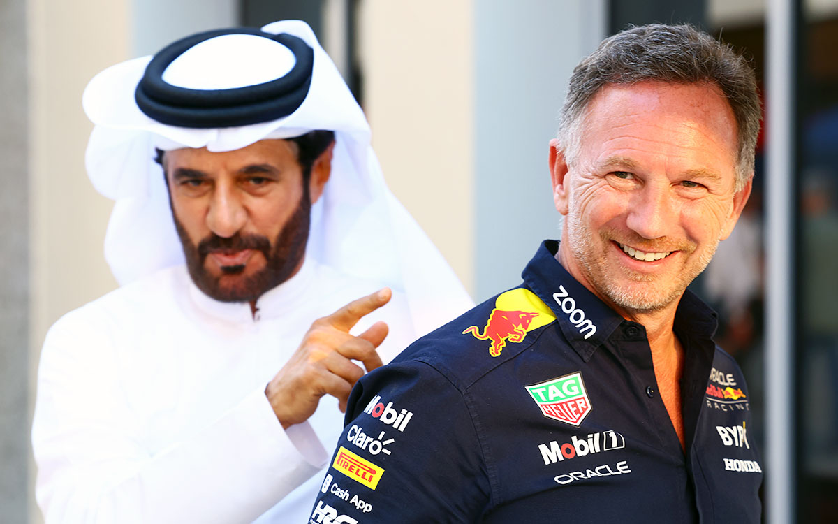 笑顔のクリスチャン・ホーナー（レッドブル・レーシングチーム代表）と指を指すモハメド・ベン・スレイエム（FIA会長）、2023年11月24日(金) F1アブダビGP（ヤスマリーナ・サーキット）