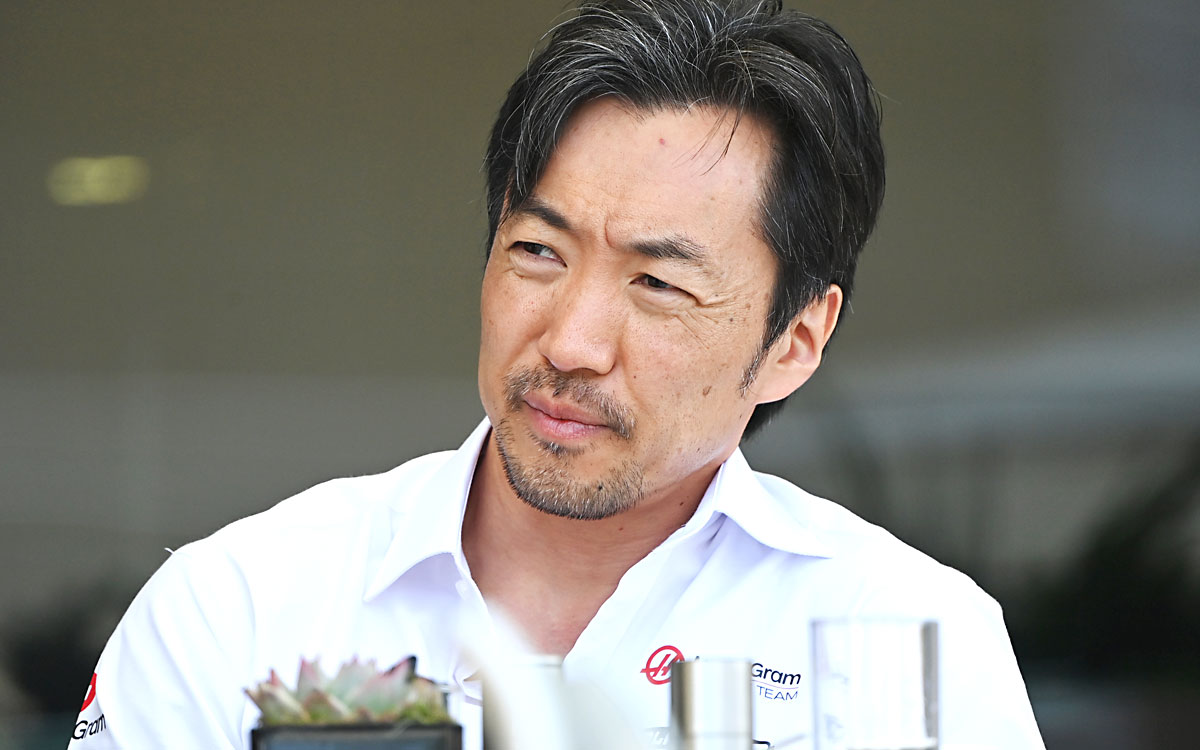 ハースのチーム代表である小松礼雄、2024年2月29日F1バーレーンGP-FP1