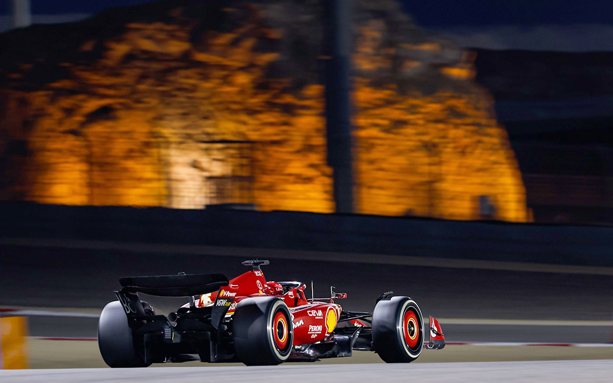 ハードタイヤを履いてレースを戦うカルロス・サインツ（フェラーリ）、2024年3月2日F1バーレーンGP
