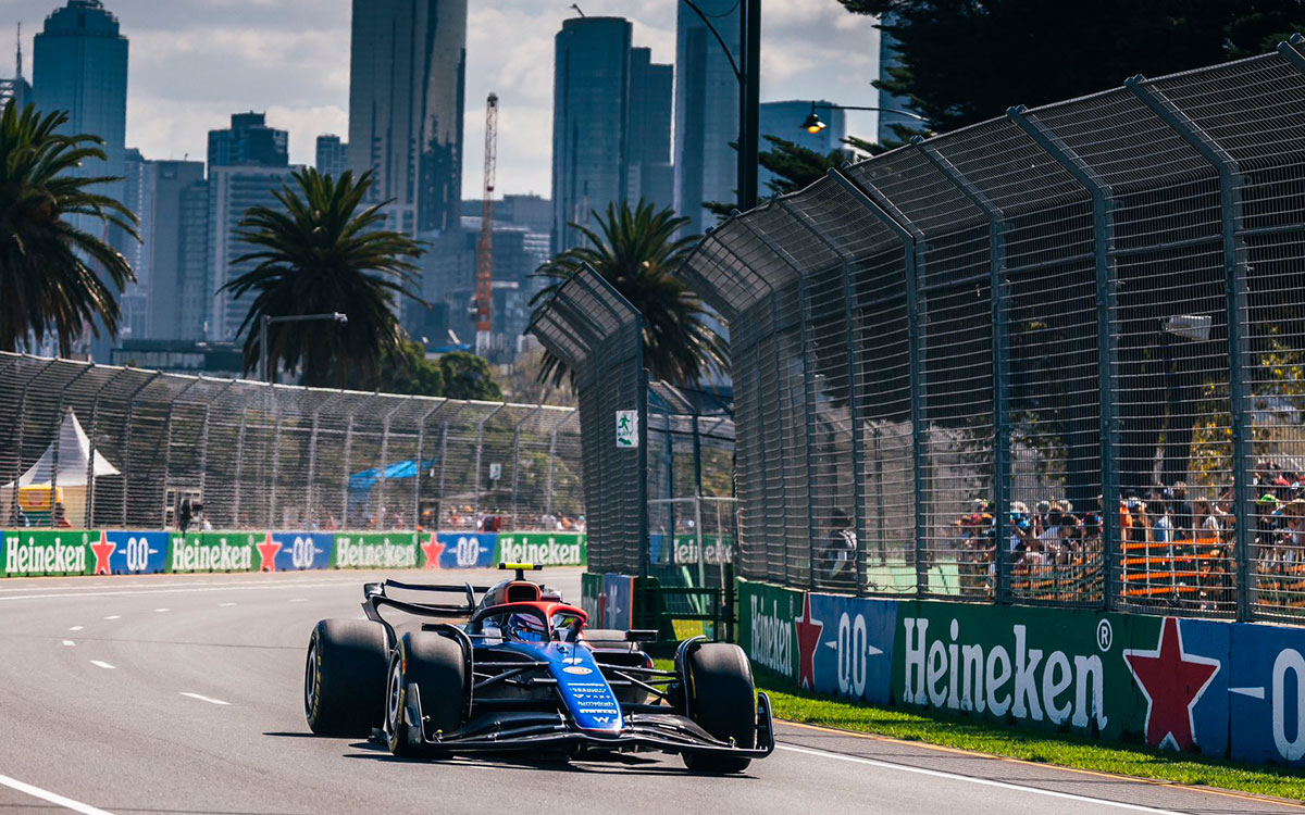 アルバート・パーク・サーキットを周回するローガン・サージェント（ウィリアムズ）、2024年3月22日F1オーストラリアGP FP2