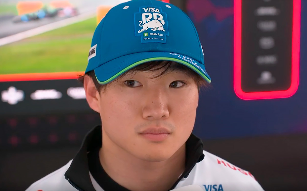 リタイヤを経てインタビューに答える角田裕毅（RBフォーミュラ1）、2024年4月21日F1中国GP決勝レース