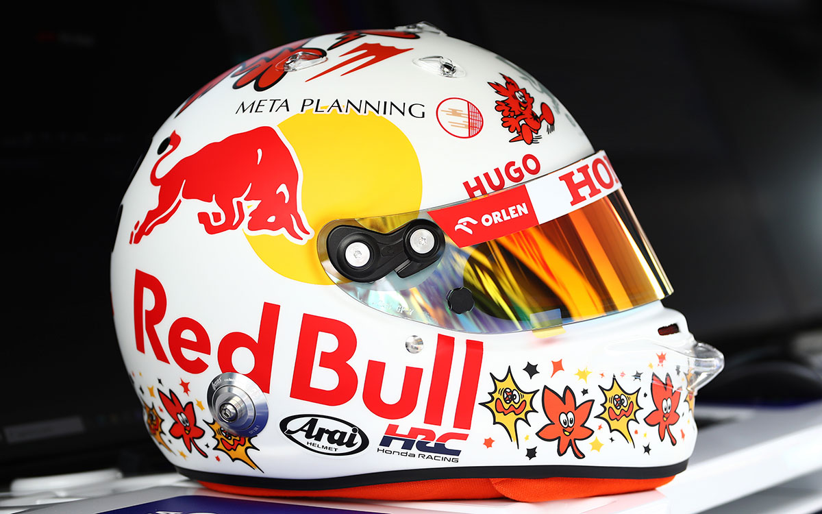 角田裕毅（RBフォーミュラ1）が2024年F1第4戦日本GPで使用するグラフィックアーティストVERDYとのコラボヘルメット (2)