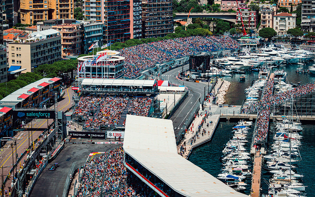モンテカルロ市街地コースのプールサイド・シケイン（ターン14）とルイ・シロン（ターン13）、2024年5月25日F1モナコGP