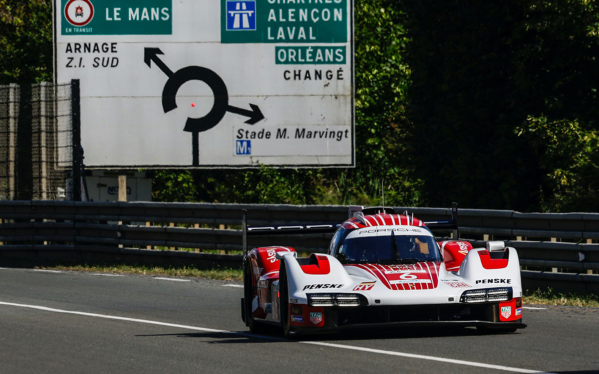 サルト・サーキットを走行する6号車ポルシェ963（ポルシェ・ペンスキー・モータースポーツ）、2024年6月12日FIA世界耐久選手権（WEC）第4戦ル・マン24時間レース予選