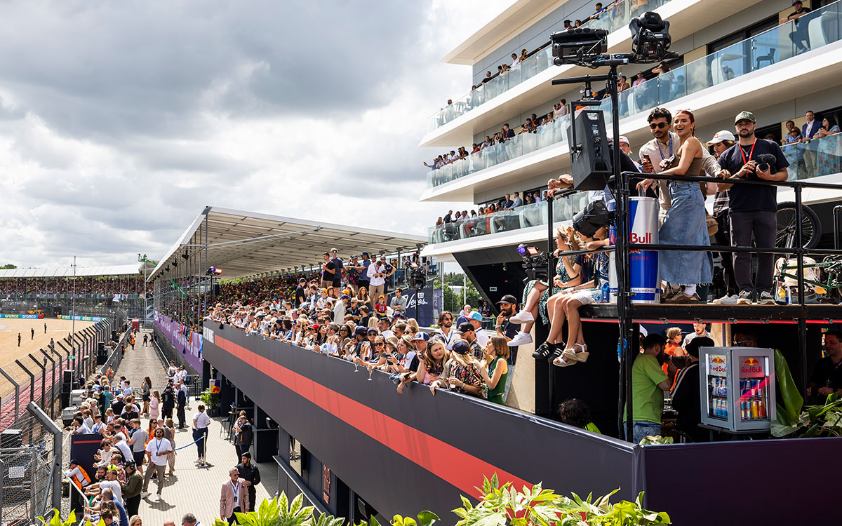 シルバーストン・サーキットに集まった観客、2023年7月7日～9日 F1イギリスGP