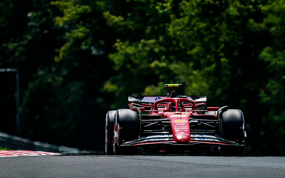 ハンガロリンクを周回するカルロス・サインツ（フェラーリ）、2024年7月19日F1ハンガリーGP FP1