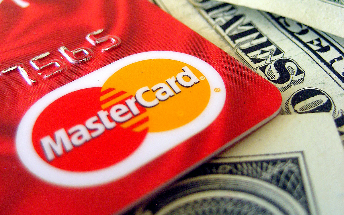 Mastercardと紙幣、2011年10月25日