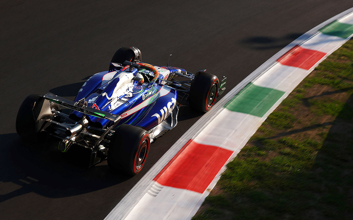 モンツァ・サーキットを走行する角田裕毅（RBフォーミュラ1）、2024年8月30日F1イタリアGP FP2