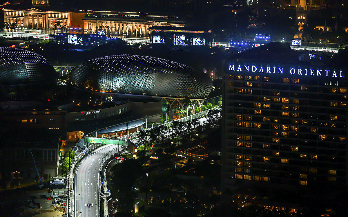 マリーナベイ市街地コースを周回するダニエル・リカルド（RBフォーミュラ1）、2024年9月20日(金) F1シンガポールGP FP2