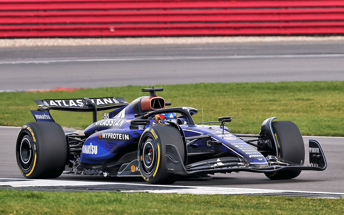 シルバーストン・サーキットで2025年の新車「FW47」のシェイクダウンを行うカルロス・サインツ、2025年2月14日 (14)