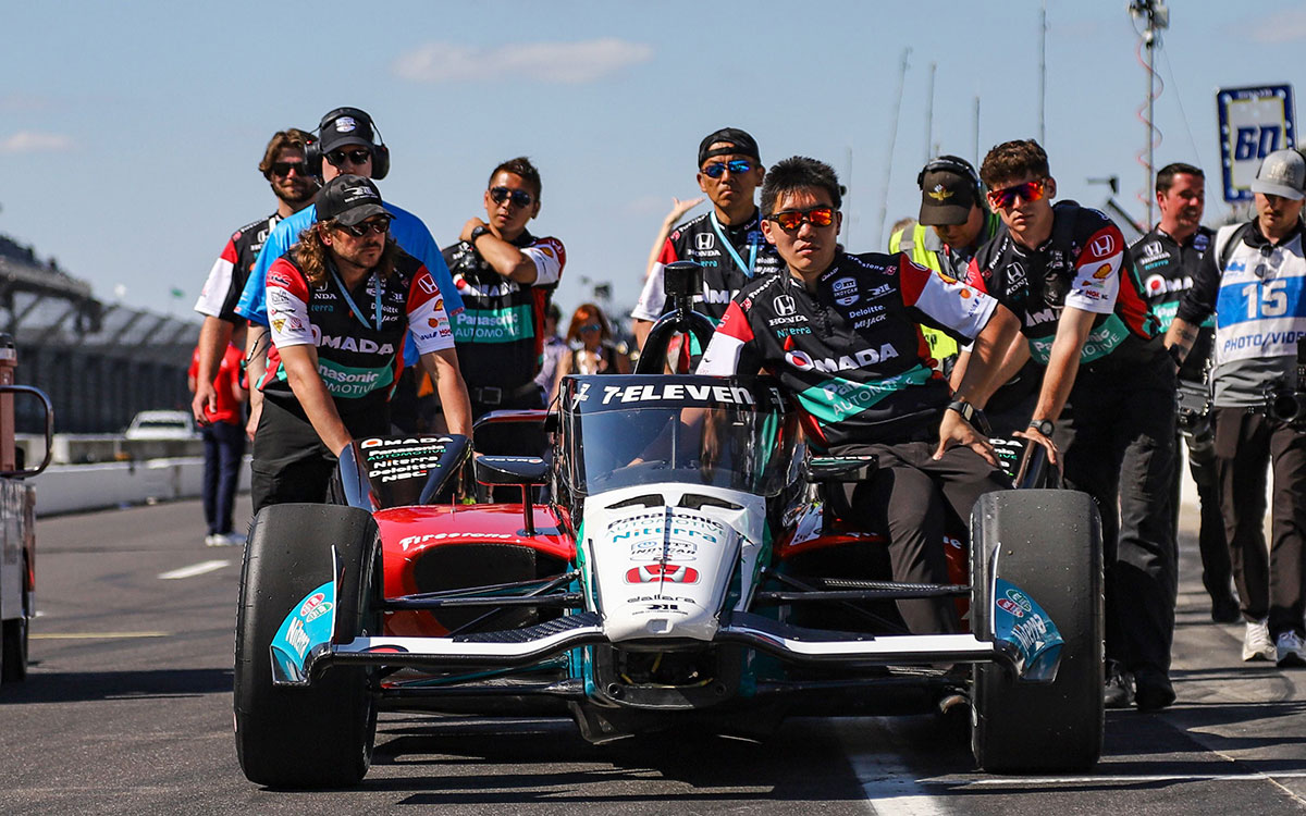 佐藤琢磨(レイホール・レターマン・ラニガン・レーシング)の75号車ホンダ、2025年5月18日第109回インディ500予選2日目(インディアナポリス・モーター・スピードウェイ)