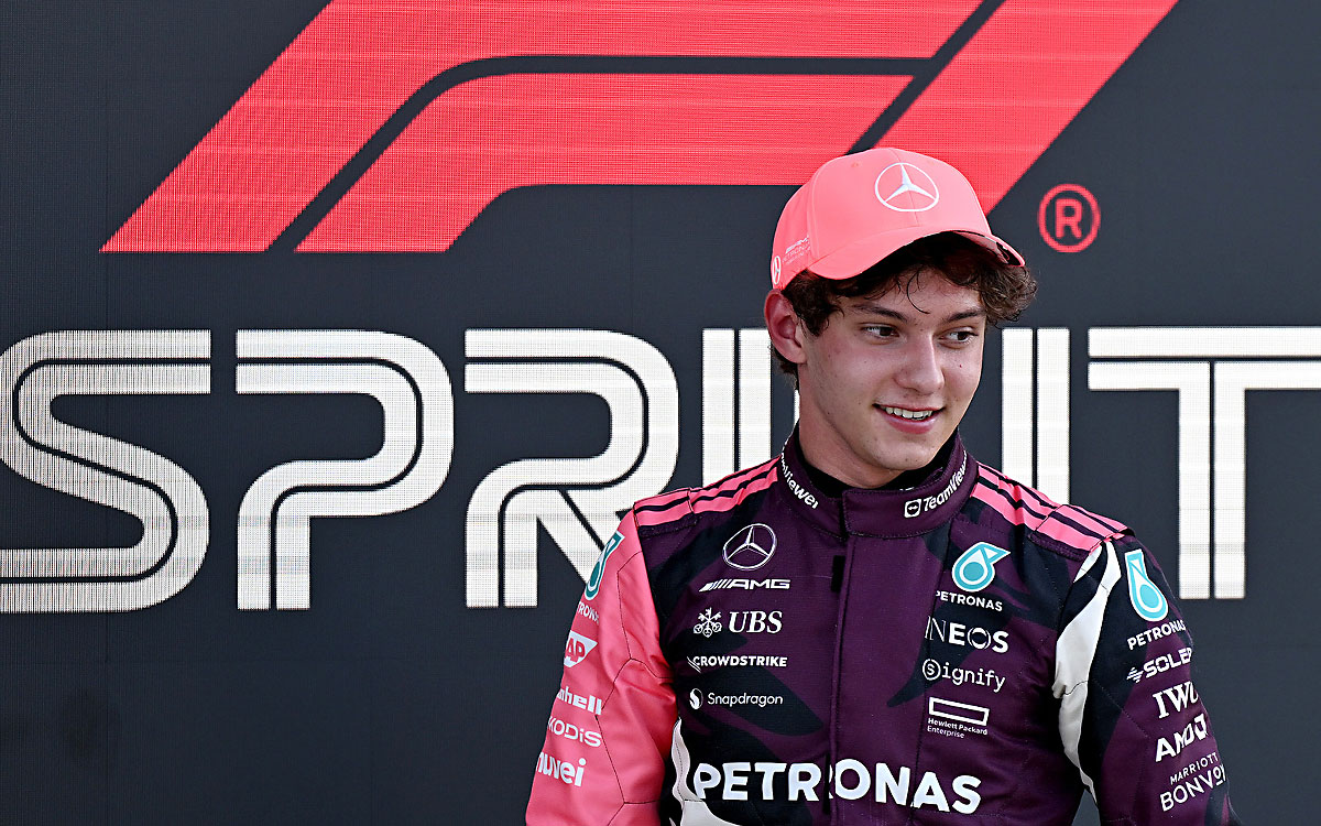 2025年第6戦F1マイアミGPのスプリント予選でポールポジションを獲得したキミ・アントネッリ(メルセデス)、2025年5月2日マイアミ・インターナショナル・オートドローム