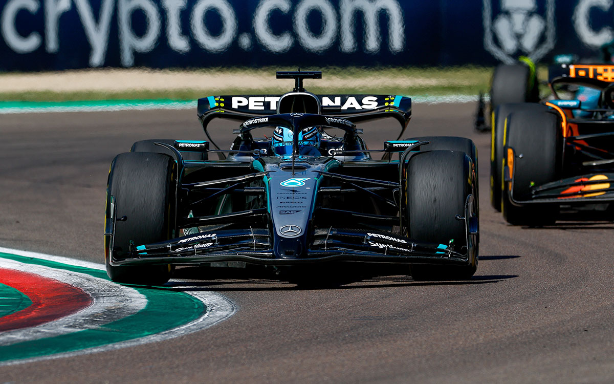 イモラ・サーキットでメルセデスW16を駆るジョージ・ラッセル、2025年5月18日(日) F1エミリア・ロマーニャGP決勝