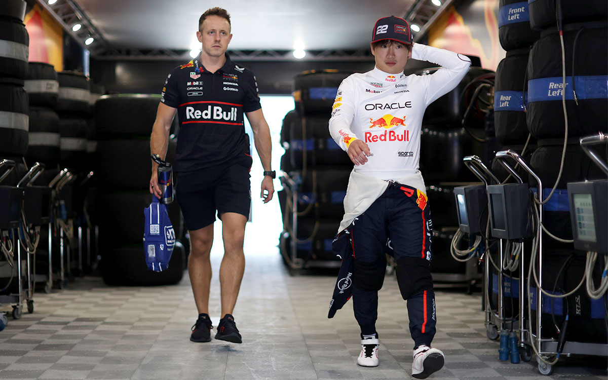 プラクティスに向けてガレージに入る角田裕毅（レッドブル）、2025年6月27日(金) F1オーストリアGP（レッドブル・リンク）
