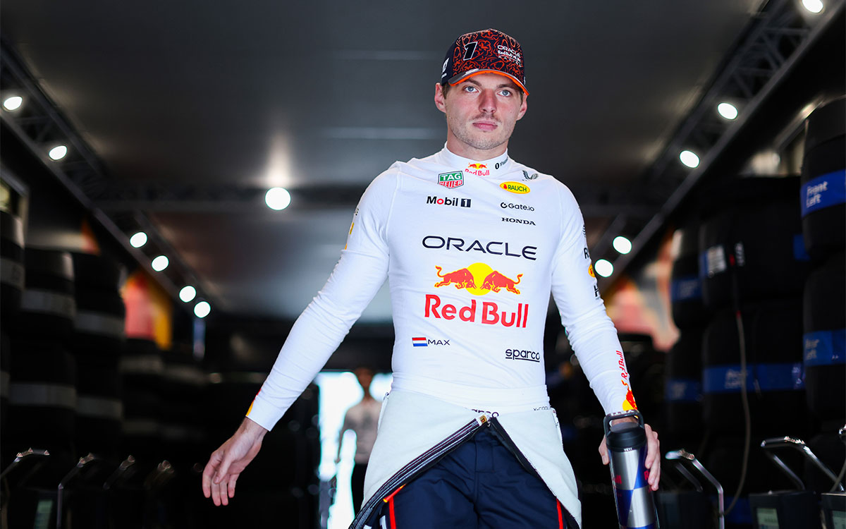 プラクティスに向けてガレージに入るマックス・フェルスタッペン（レッドブル）、2025年6月27日(金) F1オーストリアGP（レッドブル・リンク）