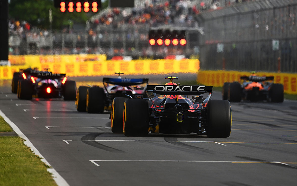 グリッド上でスタート練習に取り組む角田裕毅（レッドブル・レーシング）、2025年6月13日F1カナダGP FP2（ジル・ビルヌーブ・サーキット）