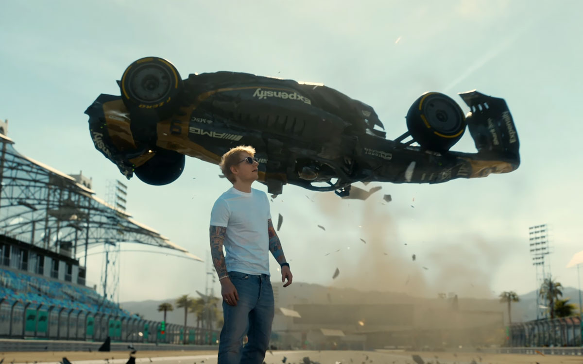 映画『F1:The Movie(邦題:F1/エフワン)』の公式サウンドトラック『F1 THE ALBUM』に収録されているエド・シーランの新曲「Drive」のミュージックビデオの一コマ
