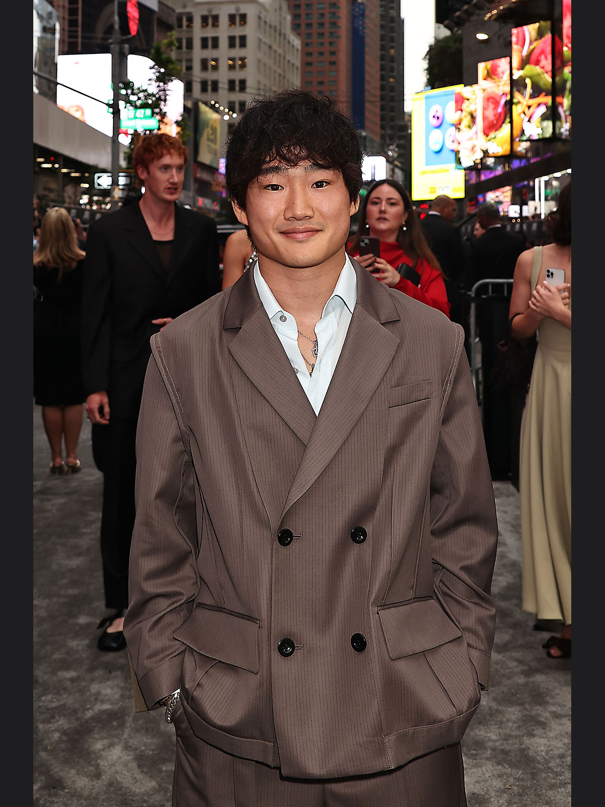 角田裕毅（レッドブル・レーシング）、6月16日に米ニューヨーク・タイムズスクエアで行われた映画『F1：The Movie（邦題：F1／エフワン）』のワールドプレミアにて