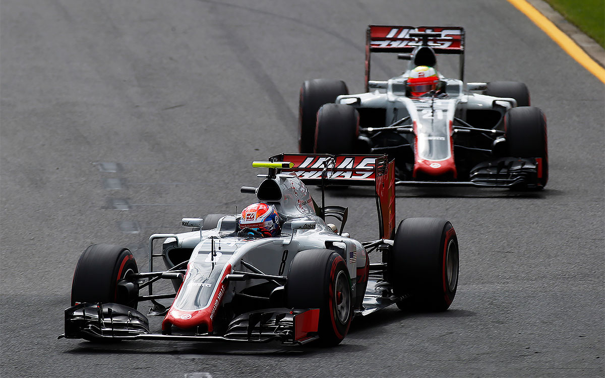 ハースVF-16をドライブするロマン・グロージャンとエステバン・グティエレス、2016年F1オーストラリアGP予選（アルバート・パーク・サーキット）