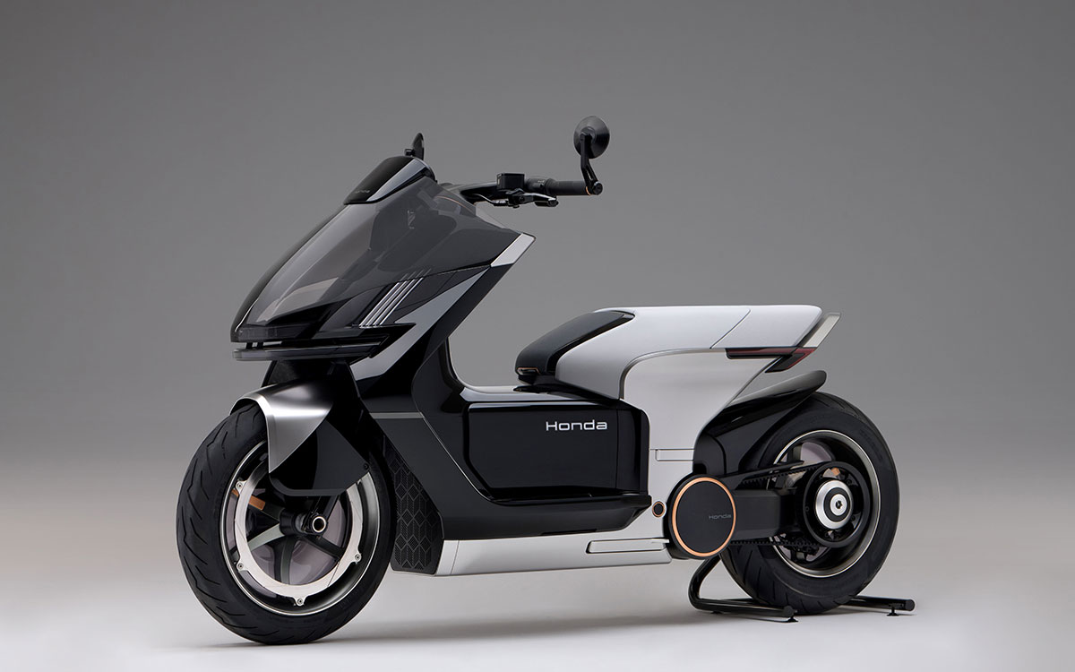 ホンダの都市型電動二輪車のコンセプトモデル「EV Urban Concept」