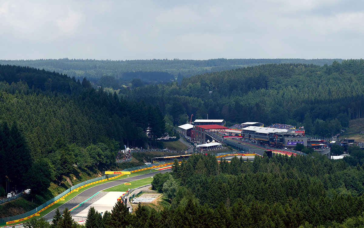 スパ・フランコルシャンの最終シケインとピットビル群、、2025年7月25日(金) F1ベルギーGP