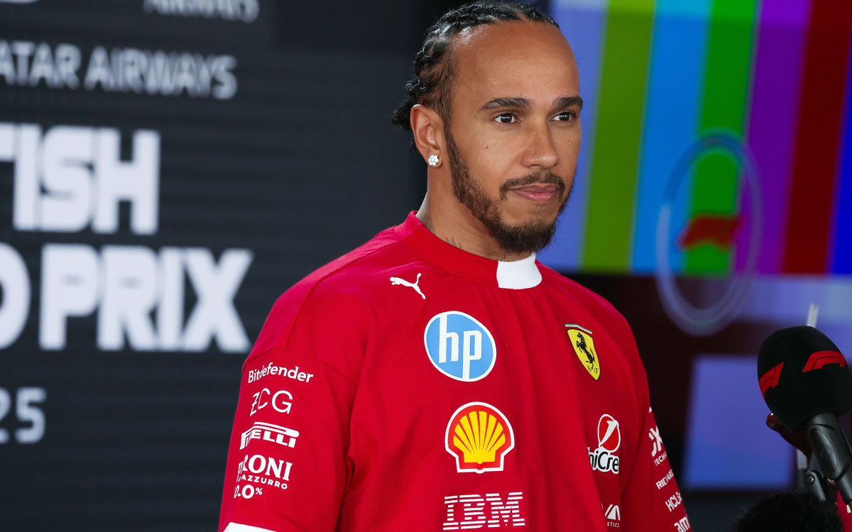インタビューに応じるルイス・ハミルトン(フェラーリ)、2025年7月3日(木) F1イギリスGPメディアデー(シルバーストン・サーキット)