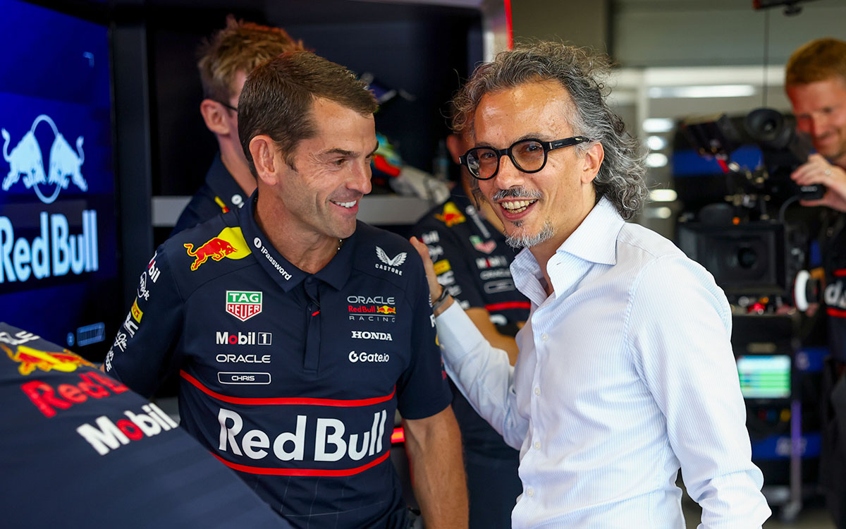 レッドブル・レーシングでの仕事初めに臨むチーム代表兼CEOのローラン・メキーズ、2025年7月10日シルバーストン・サーキット (3)