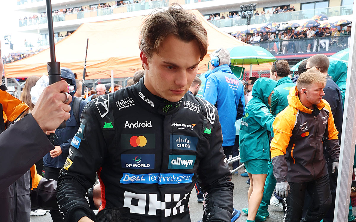 レースに向けてダミーグリッドに向かうオスカー・ピアストリ(マクラーレン)、2025年7月6日(日) F1イギリスGP決勝(シルバーストン・サーキット)