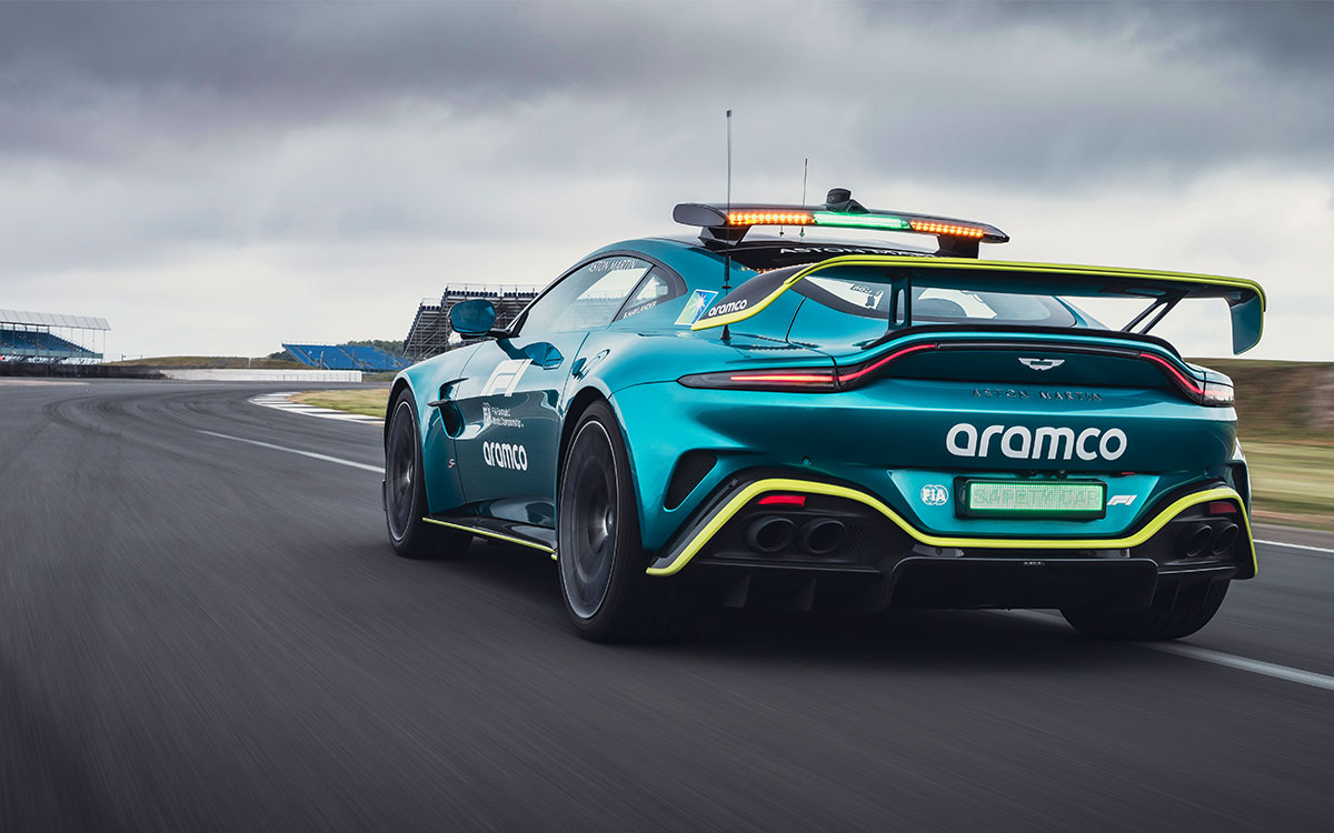 2025年F1オランダGPより新たに供給されるアストンマーチンのFIAセーフティーカー、新型「ヴァンテージS」、英国シルバーストン・サーキットにて (3)