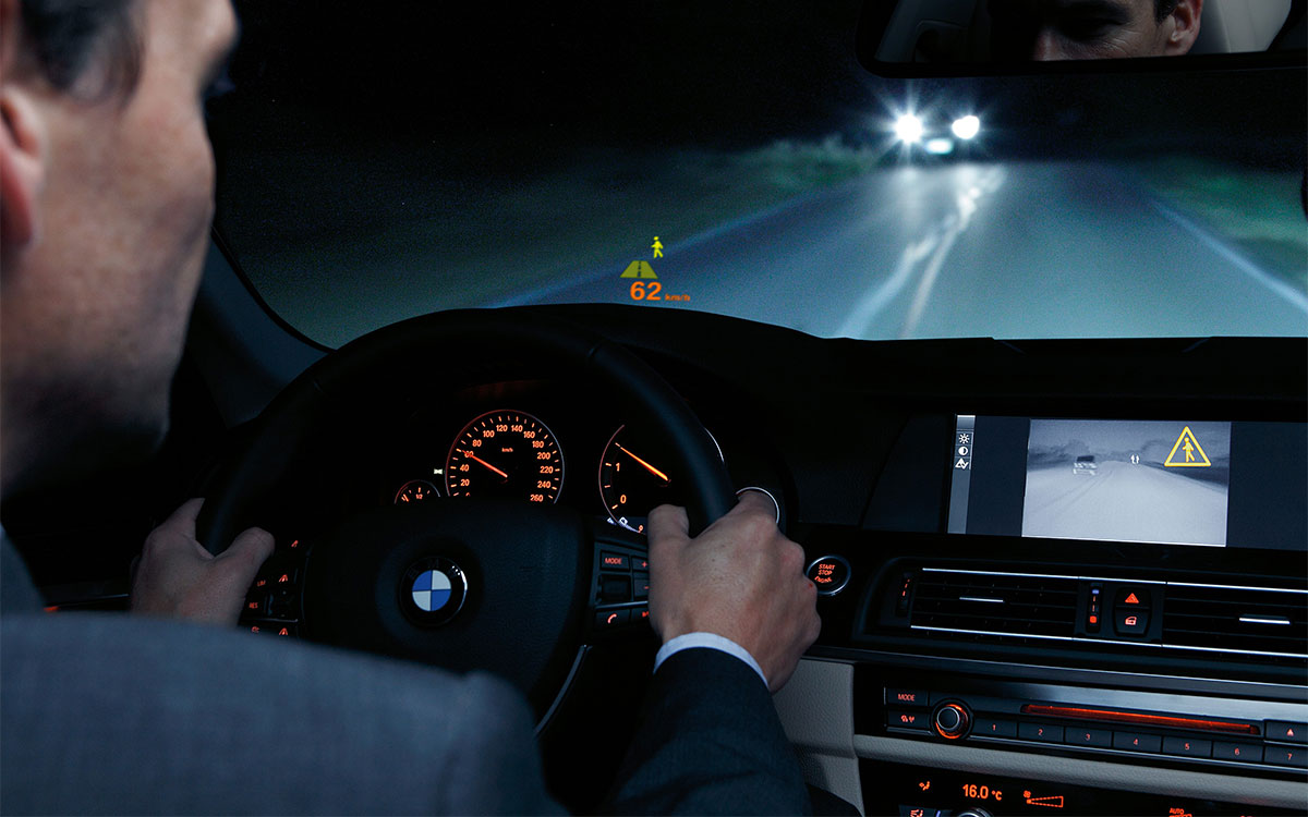人物認識機能ナイトビジョンを搭載したBMW 5シリーズ セダン、2009年11月23日