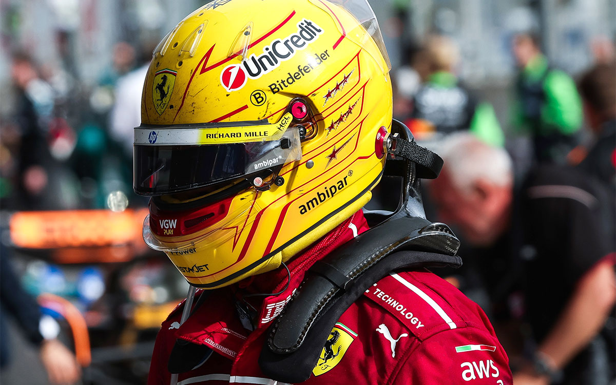 決勝レースに向けてグリッドに向かうルイス・ハミルトン（フェラーリ）、2025年8月3日(日) F1ハンガリーGP（ハンガロリンク）